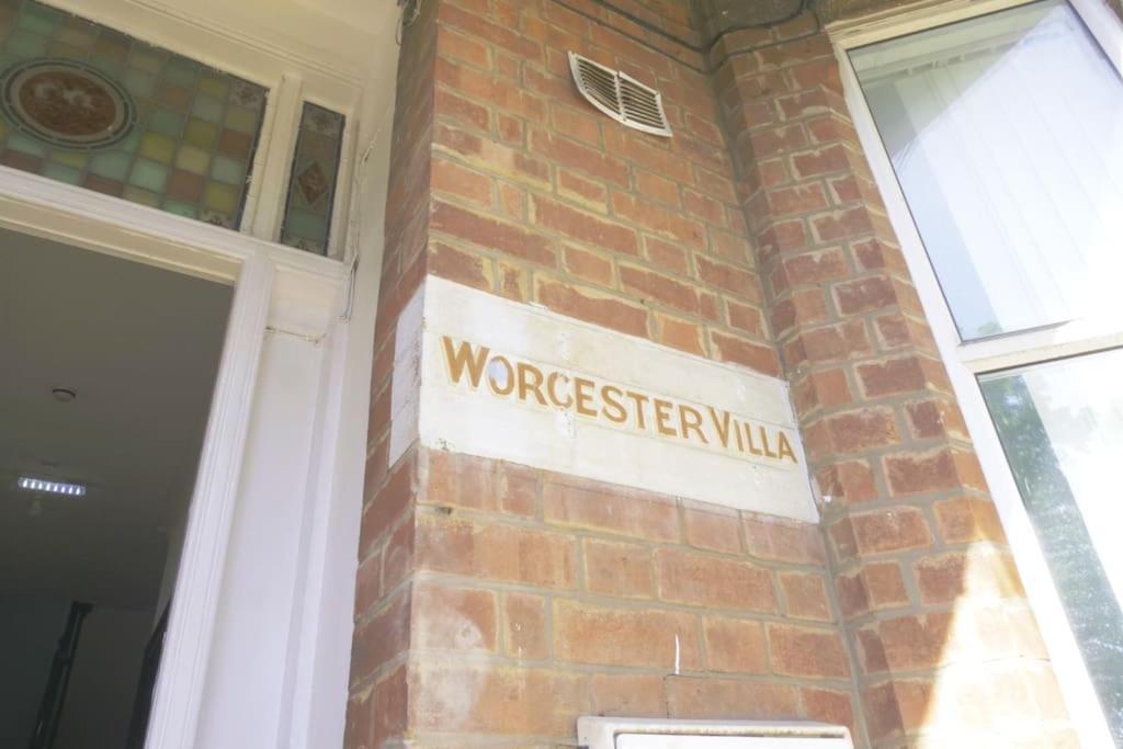 Discover Your Cozy Haven A Perfect Studio Getaway Leamington Spa Eksteriør billede